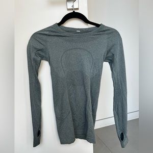 Long sleeve Lululemon top, size 0